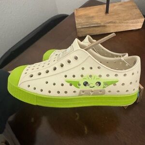 Star Wars Disney Native shoes size 10C new